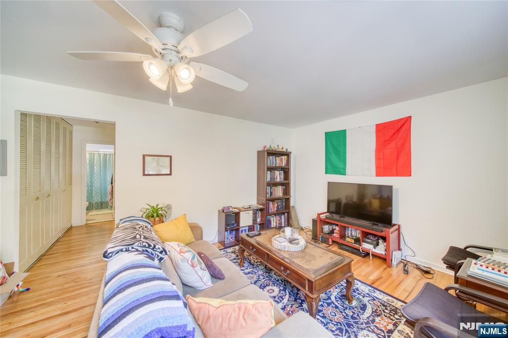 132 Regency Park