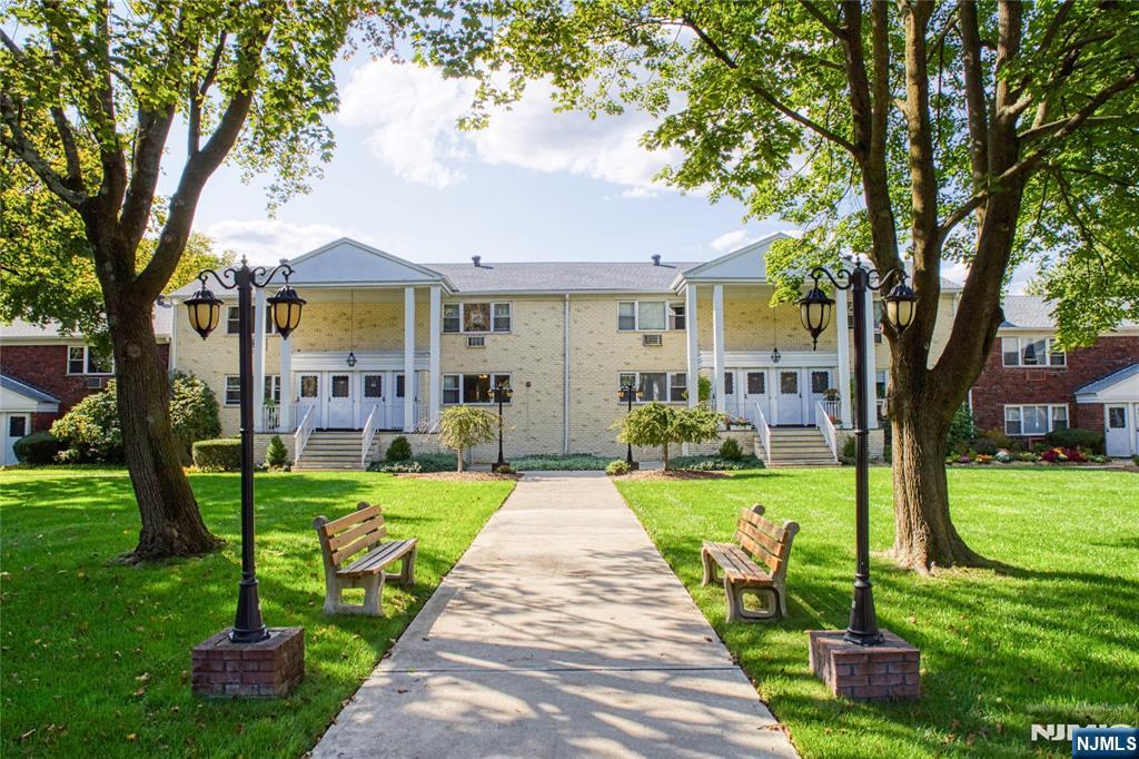 132 Regency Park