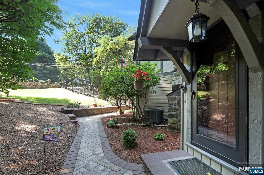 82 Maple Parkway