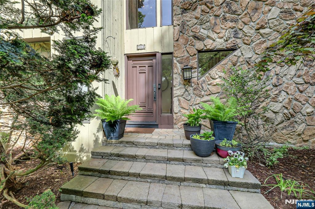 364 Canterbury Lane