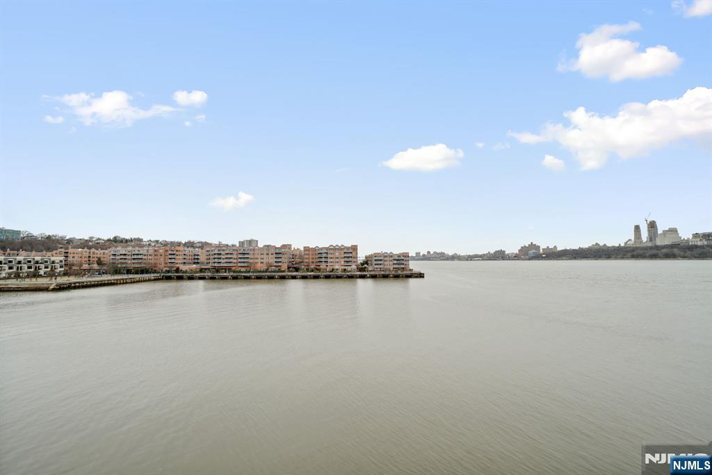 206 The Promenade 206