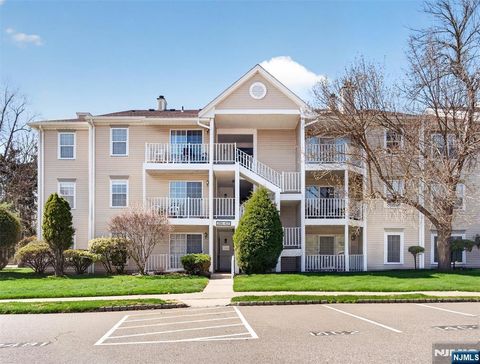 Photo of 403 Poets Way #403, Mahwah, NJ 07430 (MLS # 26012146)