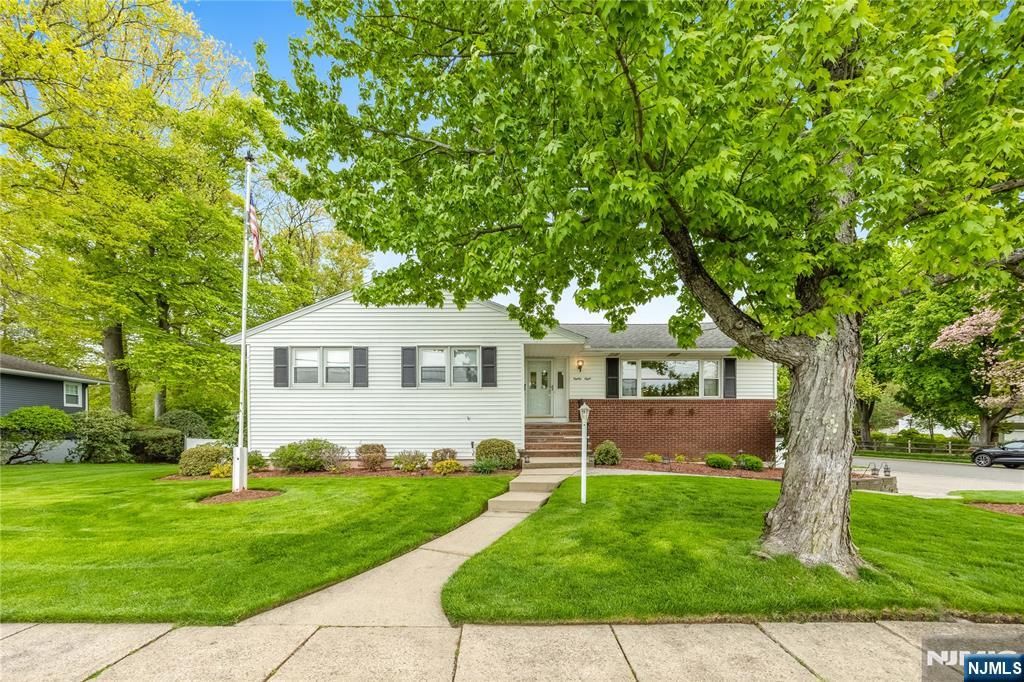 Photo of 88 Ross Avenue, Emerson, NJ 07630 (MLS # 26015219)