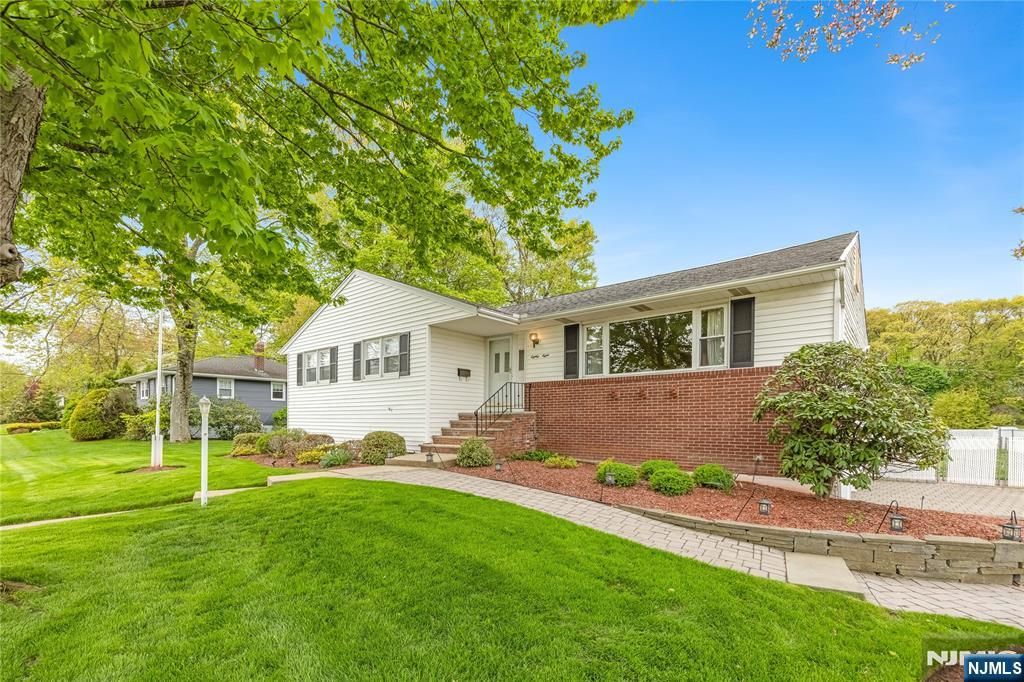 Photo of 88 Ross Avenue, Emerson, NJ 07630 (MLS # 26015219)