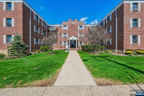 Photo of 241 E Main Street #2B, Bergenfield, NJ 07621 (MLS # 26012986)