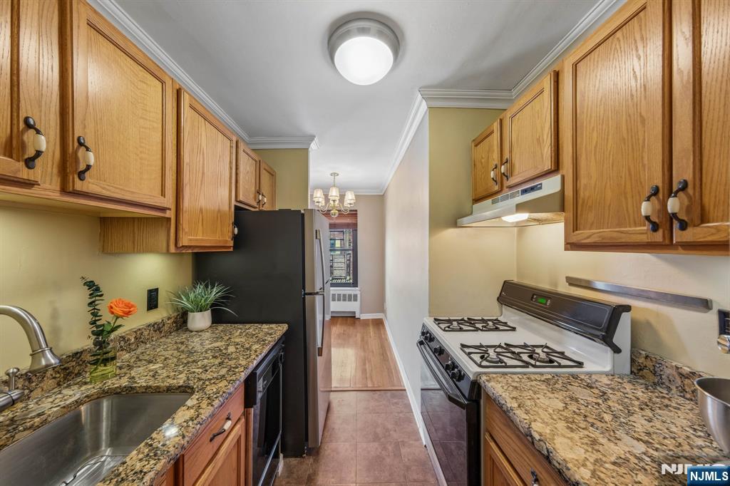 241 E Main Street 2B