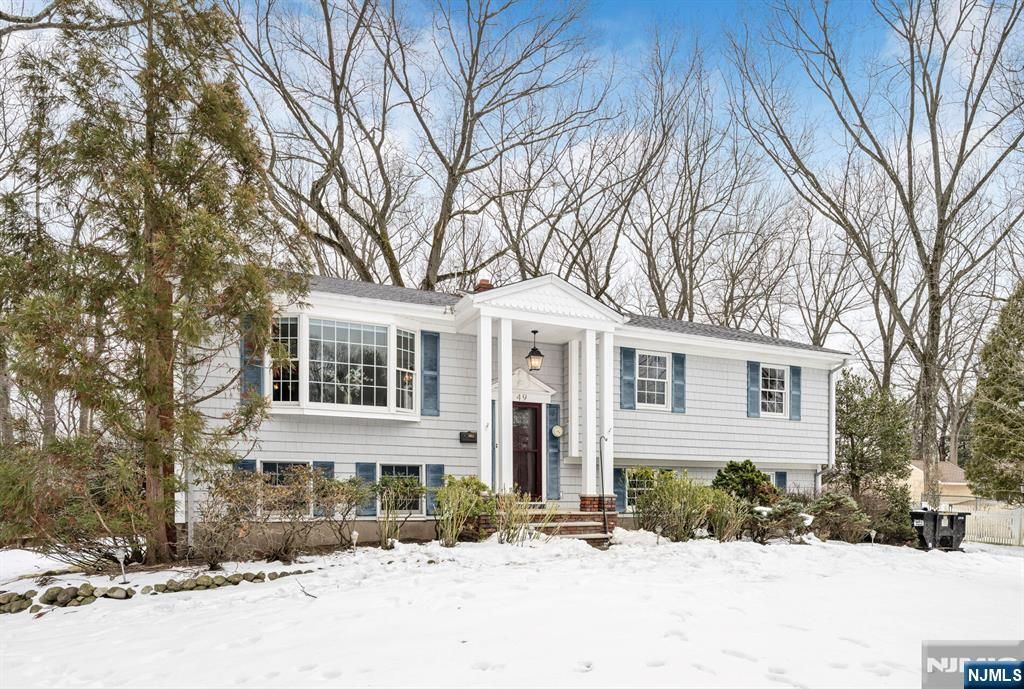 Photo of 49 School Street, Twp of Washington, NJ 07676 (MLS # 26005878)