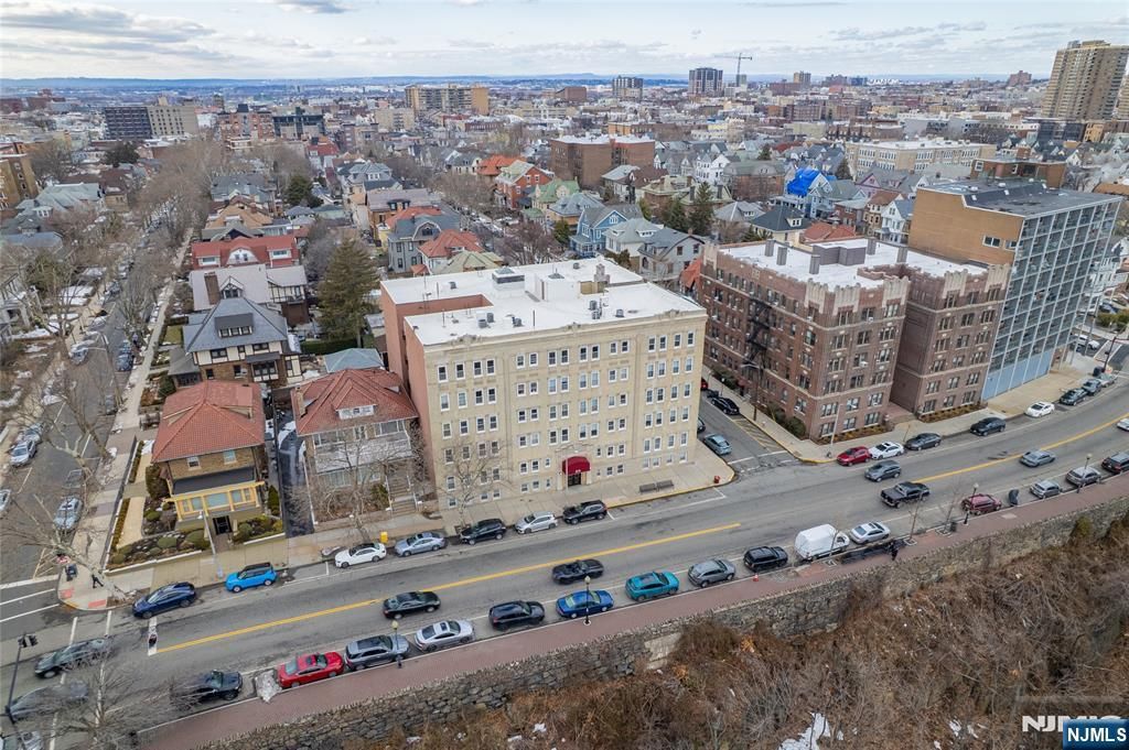 Photo of 875 Boulevard E #35, Weehawken, NJ 07086 (MLS # 26006506)