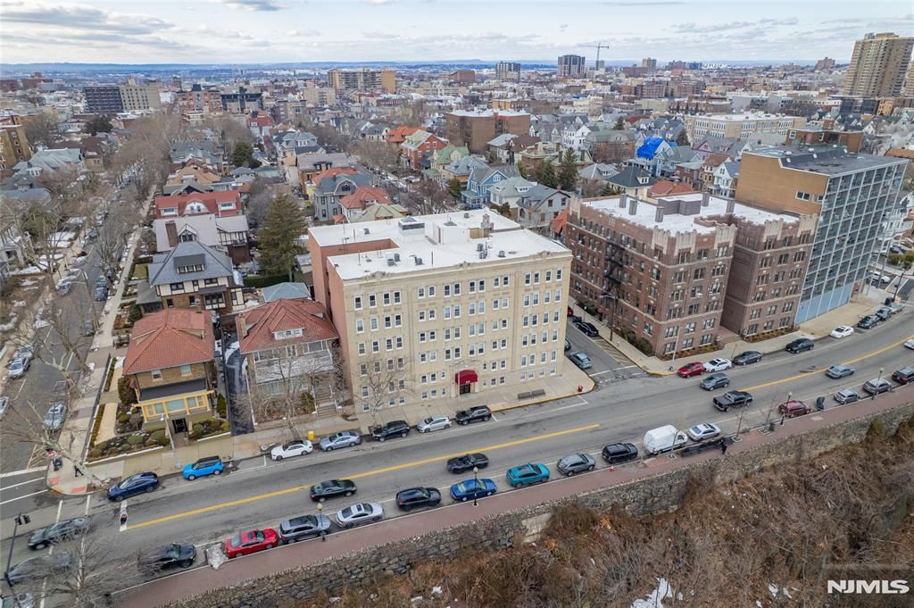 Photo of 875 Boulevard E #35, Weehawken, NJ 07086 (MLS # 26006506)