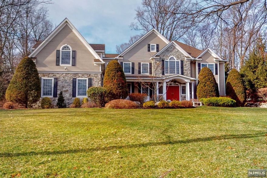 This Fardale Estates home offers 5 bedrooms, 5 full baths and 2 half baths, an elevator to all floors and more amenities than you can imagine. Only 15 years young, this beautiful home sits on a cul de sac of similar homes on a builder's acre. State of the art kitchen, smart home, central vac, intercom, security, sprinklers, 3 car garage and 5300+ square feet of living space. Two-story GRTRM, balcony overlooking GRTRM, windows looking out to the expansive backyard. Hugh unfinished basement with full bath just waiting for your ideas! Top of the line features in every aspect of this exquisite home. Easy access to all major transportation, shopping, restaurants, schools and worship - Stone and Hardiplank. See amenities list