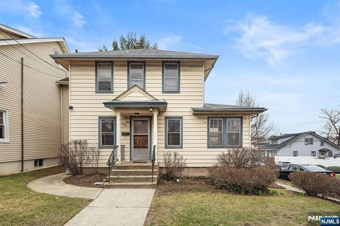 Photo of 520 Rutherford Avenue, Lyndhurst, NJ 07071 (MLS # 26007743)