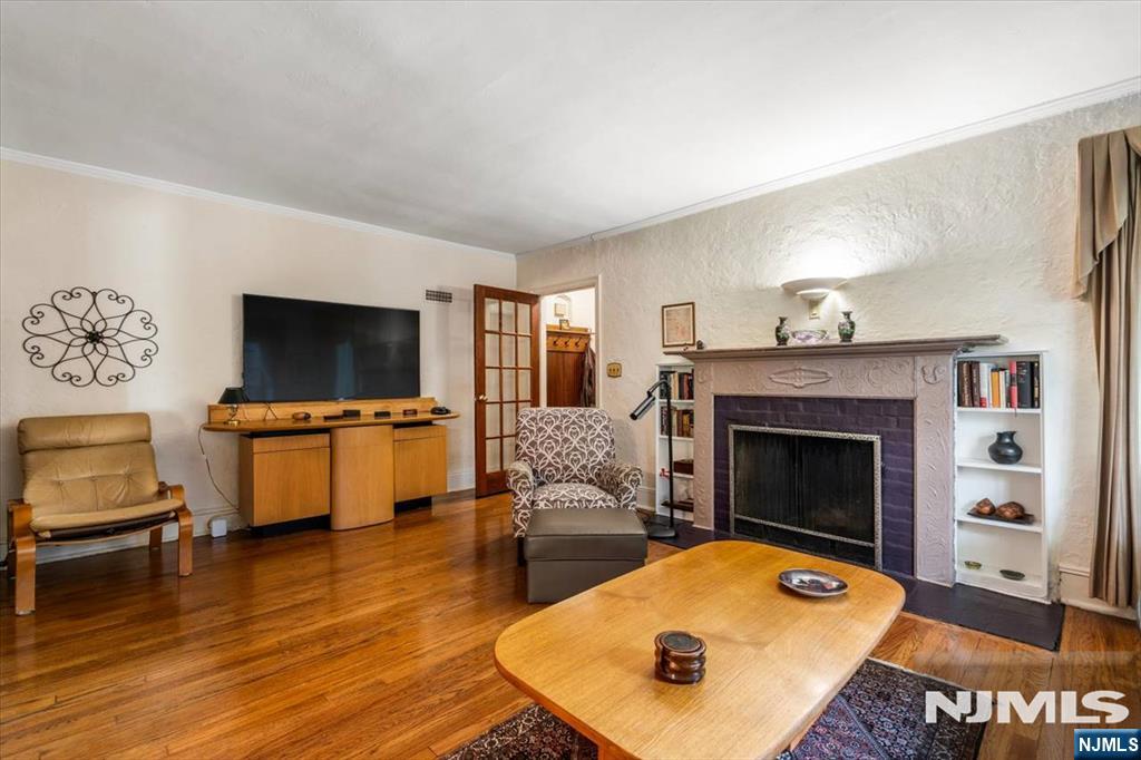 512 Fairidge Terrace