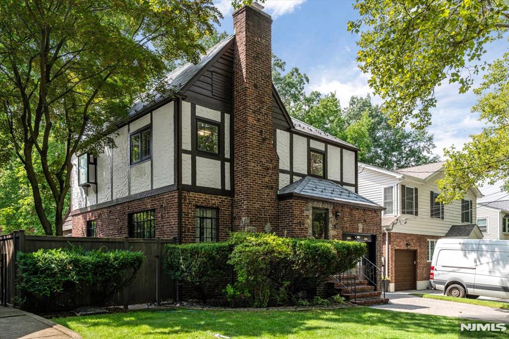 Homes for Sale in Northern NJ | ThisIsRiverEdge.com 512 Fairidge Terrace