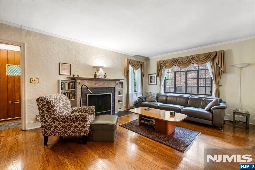 512 Fairidge Terrace