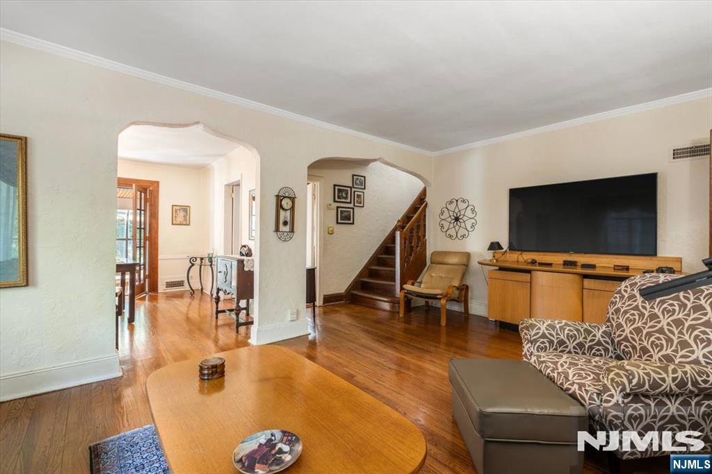 512 Fairidge Terrace