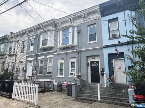 Photo of 110 Peabody PL #2, Newark, NJ 07104 (MLS # 26034376)