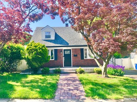 Photo of 21 Blanche Court, Dumont, NJ 07628 (MLS # 26021289)