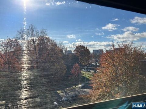 Photo of 3031 Edwin Ave #5C, Fort Lee, NJ 07024 (MLS # 25040930)