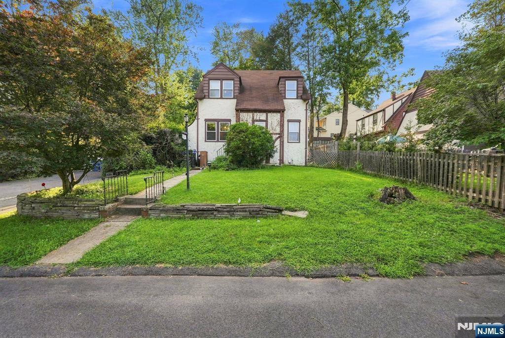 43 Esmond Place