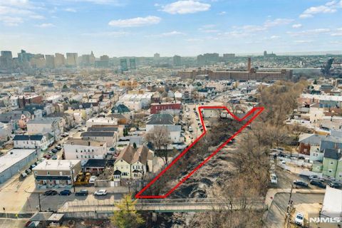 416 Scott Mobus Place Harrison NJ 07029