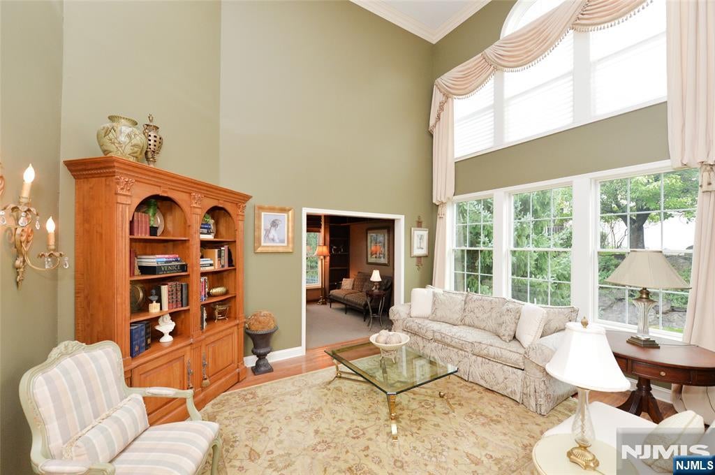 12 Skyview Drive