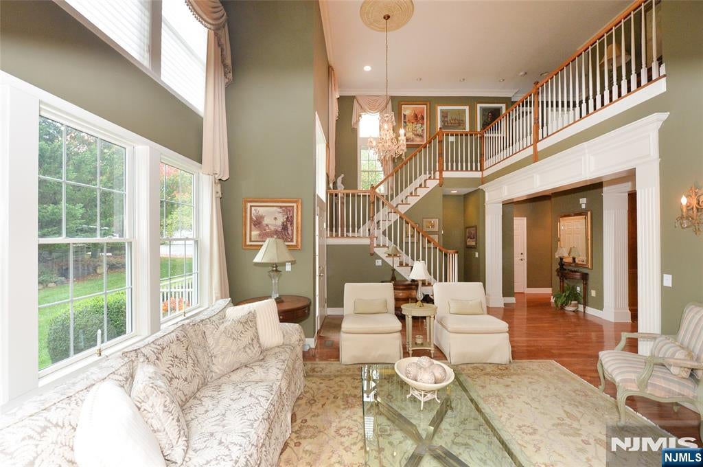 12 Skyview Drive