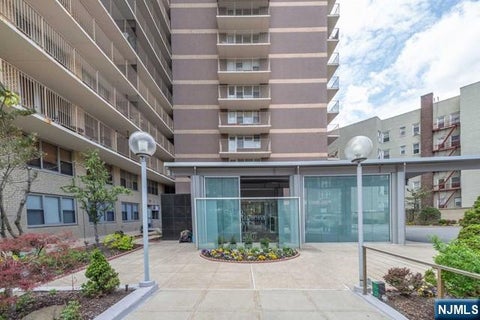 Photo of 6040 Boulevard East #6F, West New York, NJ 07093 (MLS # 26031453)
