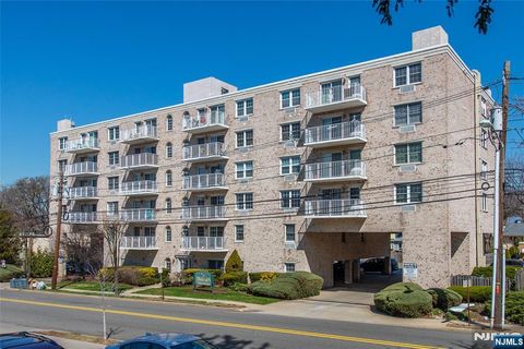 Photo of 446 Passaic St #3F, Hackensack, NJ 07601 (MLS # 26010269)