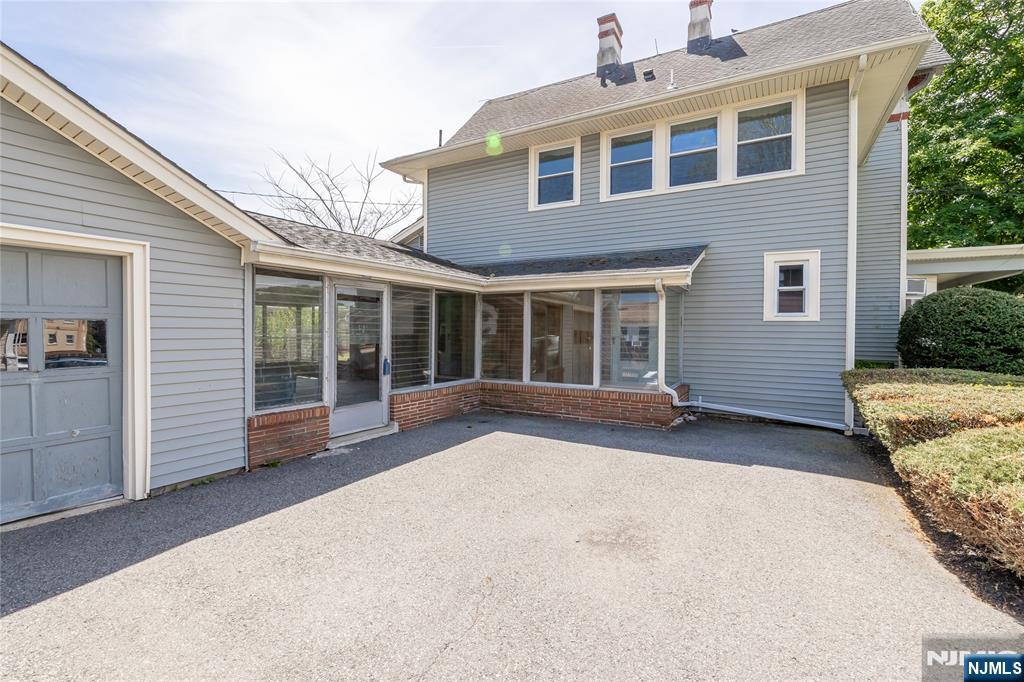 417 Blackwell Street