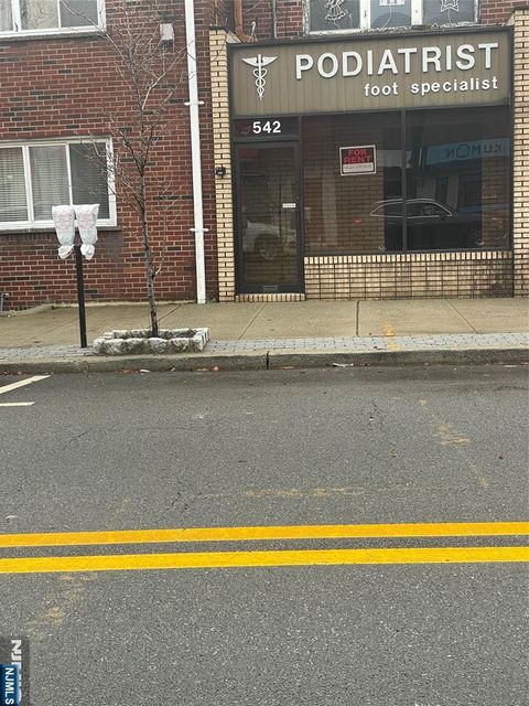 Photo of 542 Anderson Ave #1, Cliffside Park, NJ 07010 (MLS # 25043855)