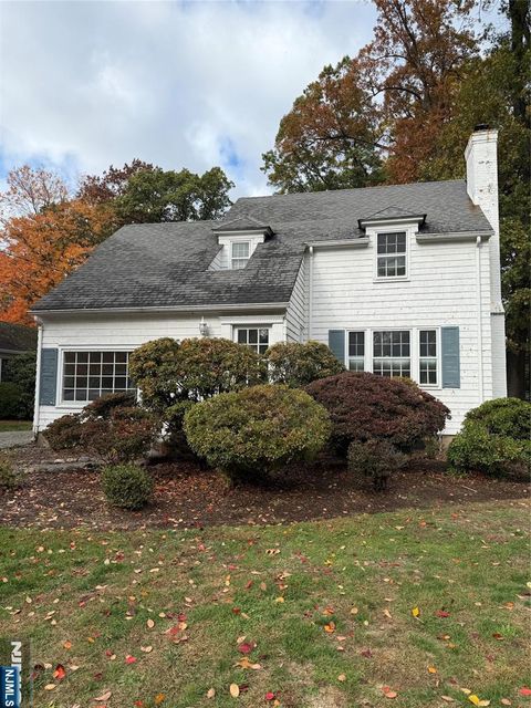 Photo of 364 Owen Ave, Fair Lawn, NJ 07410 (MLS # 25037237) Photo of 364 Owen Ave, Fair Lawn, NJ 07410 (MLS # 25037237)