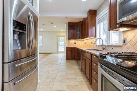 Photo of 135 7th St, Cresskill, NJ 07626 (MLS # 25031547)