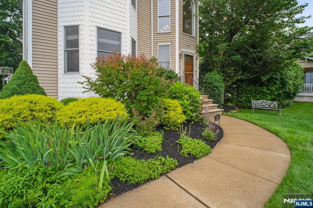 519 Laurel Road