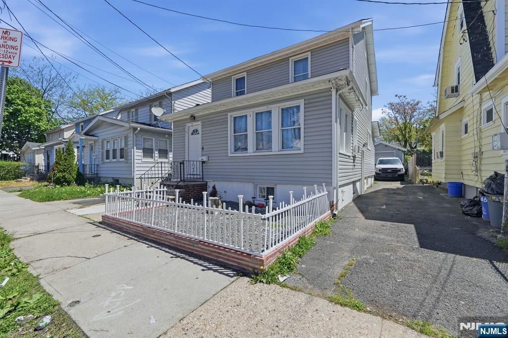Photo of 130 Carolina Avenue, Newark, NJ 07106 (MLS # 26015101)