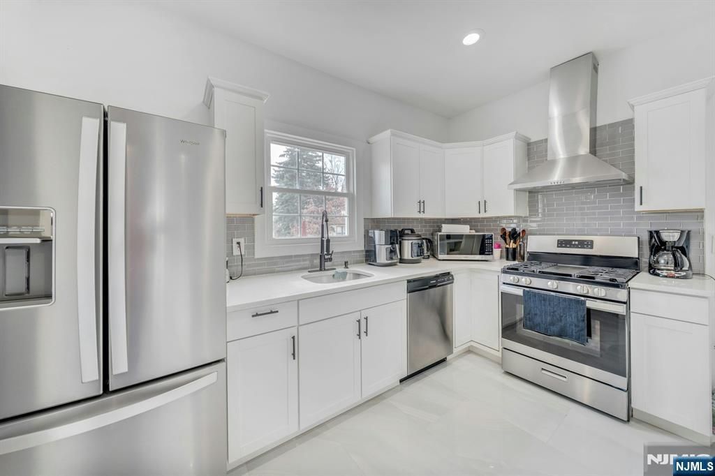 Photo of 106 Paine Avenue, Irvington, NJ 07111 (MLS # 26006192)