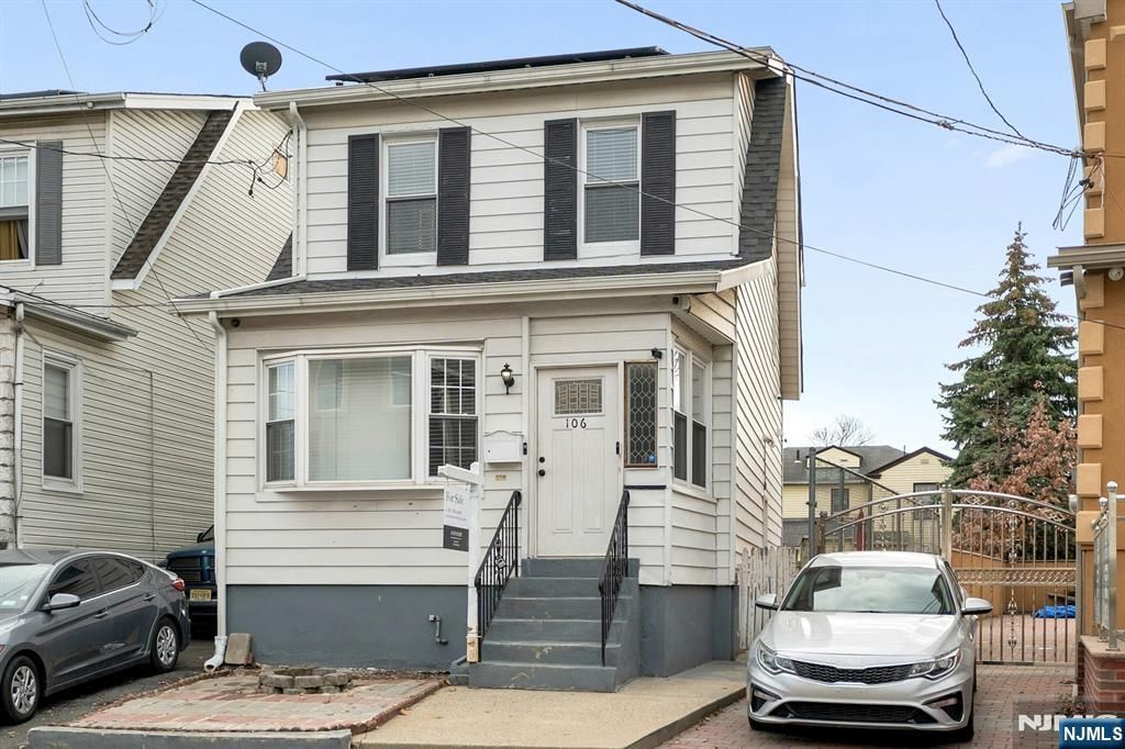 Photo of 106 Paine Avenue, Irvington, NJ 07111 (MLS # 26006192)