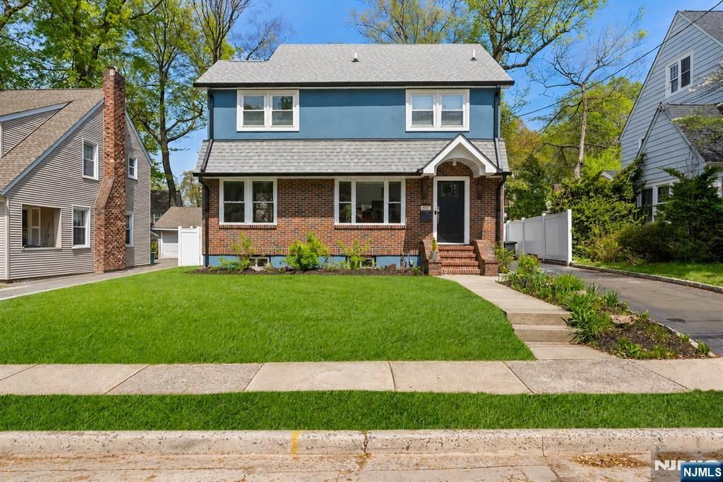 Photo of 507 Sagamore Avenue, Teaneck, NJ 07666 (MLS # 26014280)
