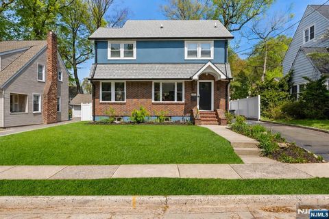 Photo of 507 Sagamore Avenue, Teaneck, NJ 07666 (MLS # 26014280)