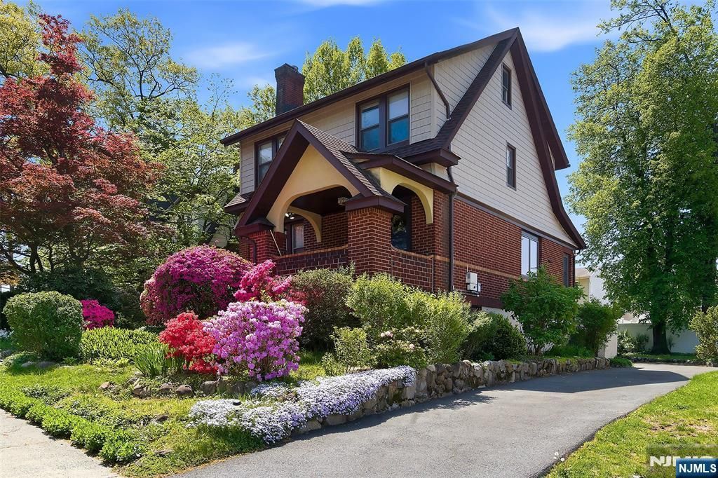 Photo of 194 Parkway, Maywood, NJ 07607 (MLS # 26017765)