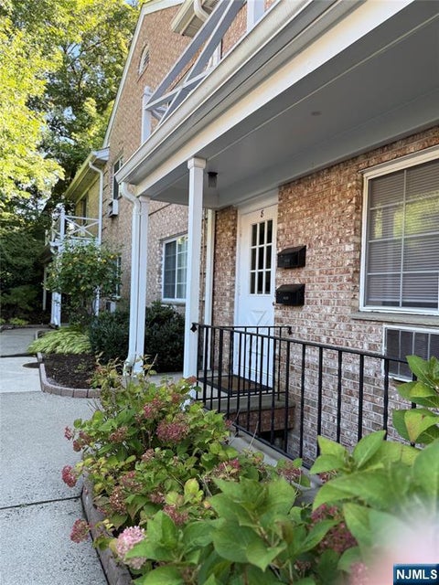 Photo of 2733 Corsa Terrace #8A, Ridgewood Village, NJ 07450 (MLS # 26034985)