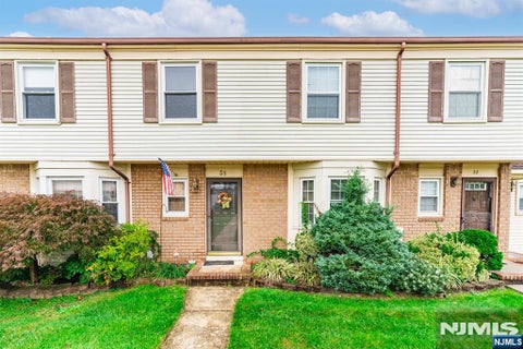 Photo of 31 Astor Court, Sayreville, NJ 08872 (MLS # 26039892)