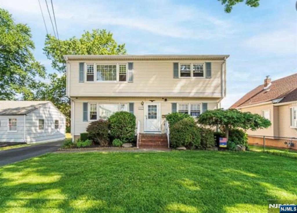 Rental Property at 497 Dewey Ave 2, Saddle Brook, New Jersey - Bedrooms: 2 
Bathrooms: 1 
Rooms: 5  - $2,675 MO.