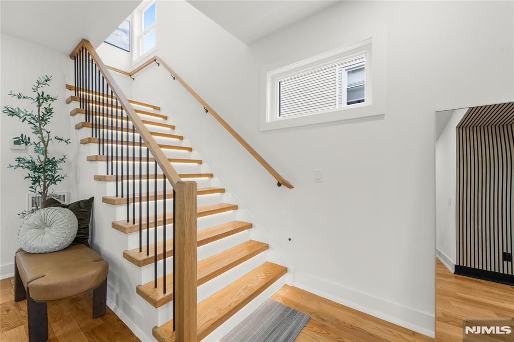 Photo of 10 Marilyn Place, Clifton, NJ 07011 (MLS # 26015195)