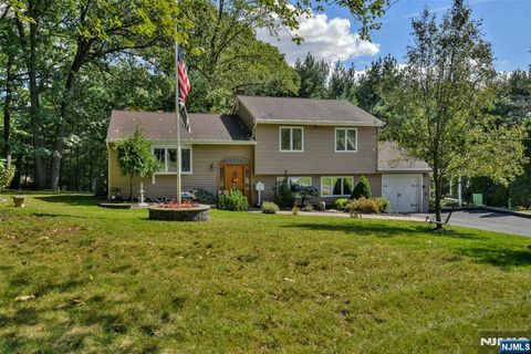 279 West Place Twp of Washington NJ 07676