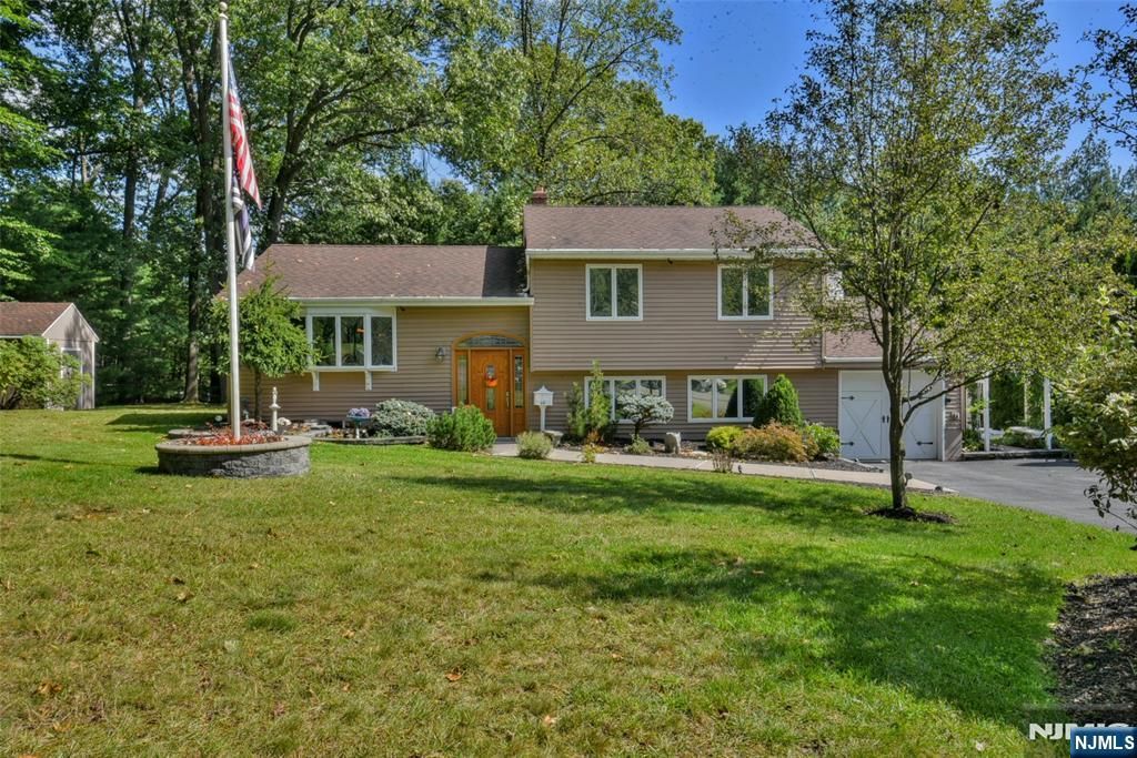 Photo of 279 West Place, Twp of Washington, NJ 07676 (MLS # 25039869)