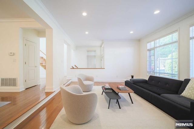 148 Hudson Cove 148