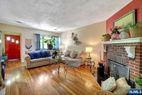 Photo of 280 Knickerbocker Road, Closter, NJ 07624 (MLS # 25024570)