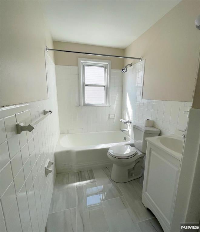 74 Pasadena Avenue 2