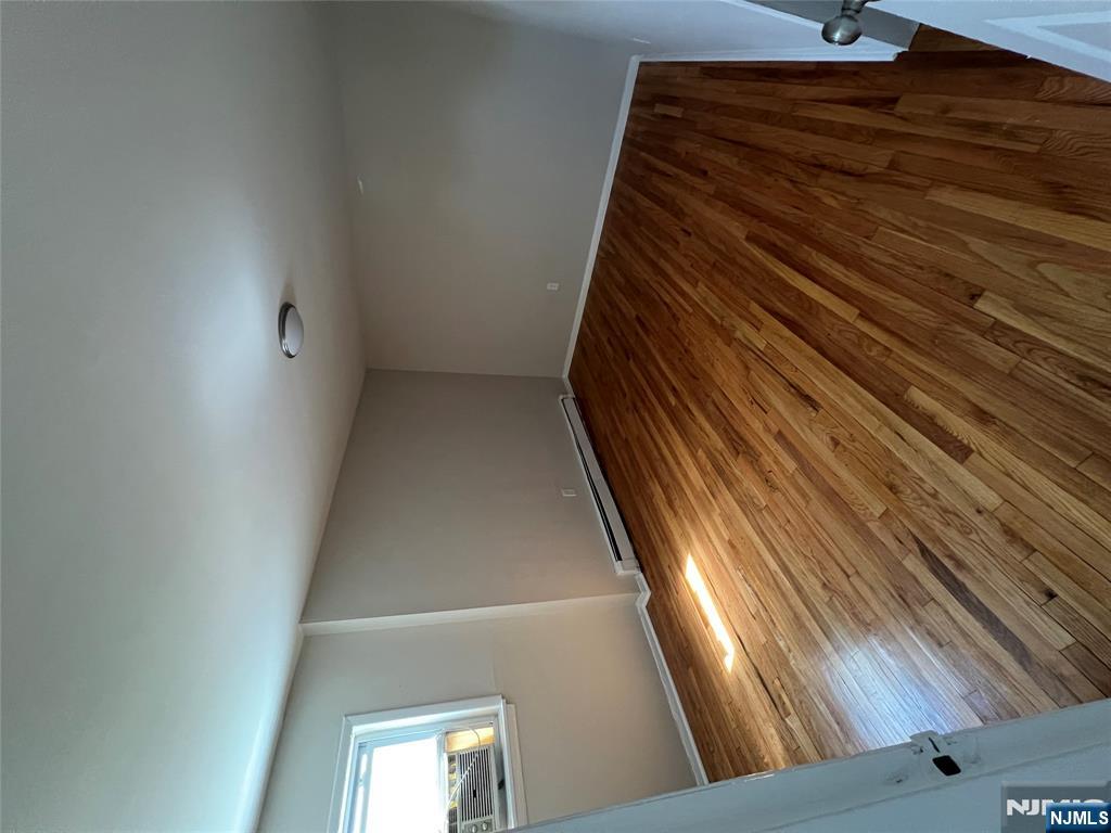 86 Contant Avenue 2A