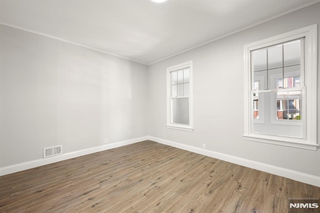 13 Orange Place